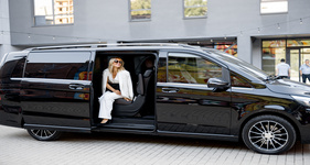 Top-rated van taxi for DIA airport in Colorado Springs, CO
